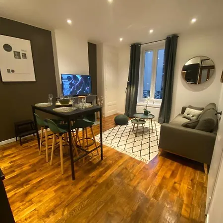 Majord'home - Le Valmy - Centre Apartment *